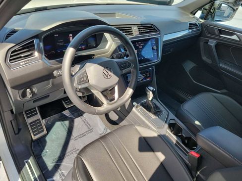 Used 2023 Volkswagen Tiguan SE R-Line FWD image 2