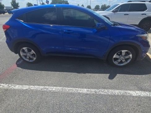 Used 2018 Honda HR-V LX image 5