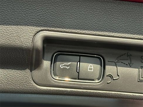 Certified 2022 Ford Explorer XLT w/ Equipment Group 202A image 28