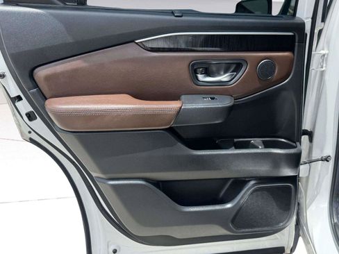 Used 2025 Honda Pilot Elite image 39
