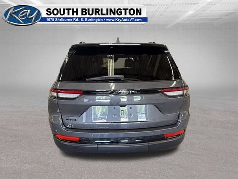 Used 2024 Jeep Grand Cherokee Altitude AWD/4WD image 6