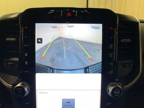 Used 2024 RAM 2500 Big Horn w/ Level 2 Equipment Group image 38