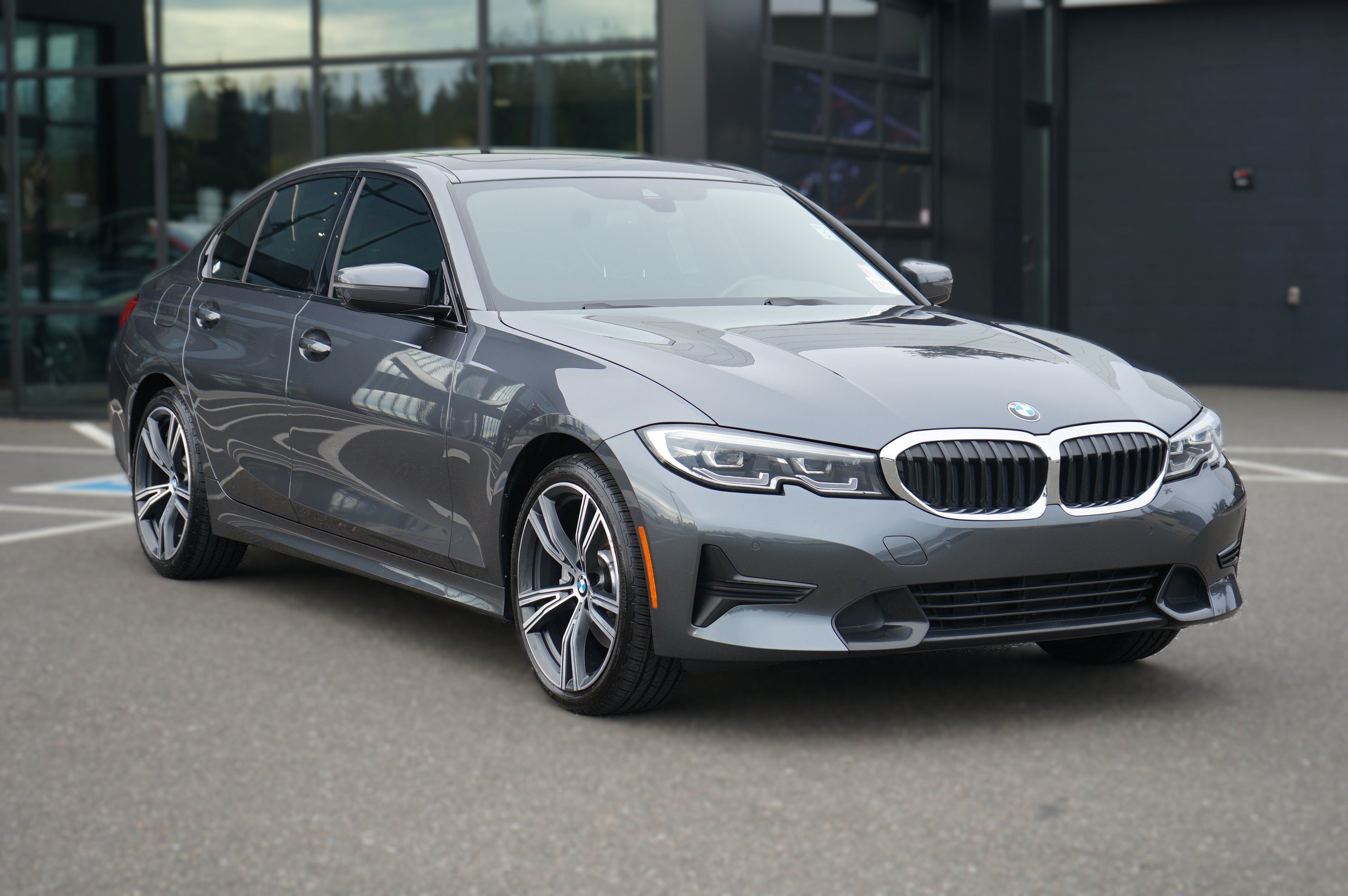 Used 2022 BMW 330i xDrive Sedan w/ Premium Package 2 AWD/4WD image 1