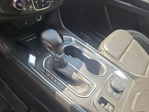 Used 2023 Chevrolet Traverse LT image 24