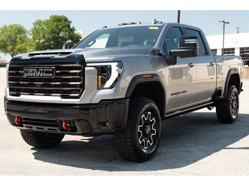 New 2026 GMC Sierra 2500 AT4X w/ LPO, Black Badging Package AWD/4WD image 4