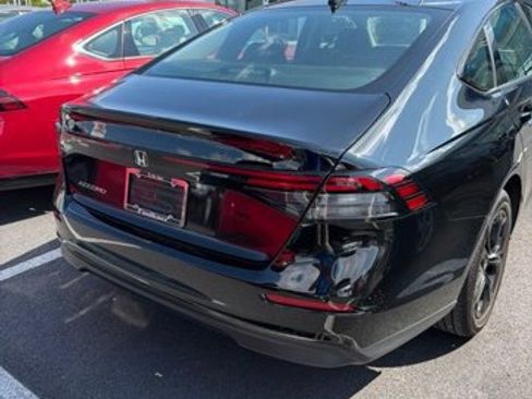 Certified 2025 Honda Accord SE image 9