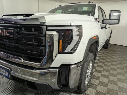 New 2026 GMC Sierra 2500 Pro w/ 1SA Pro Safety Plus Package AWD/4WD image 11