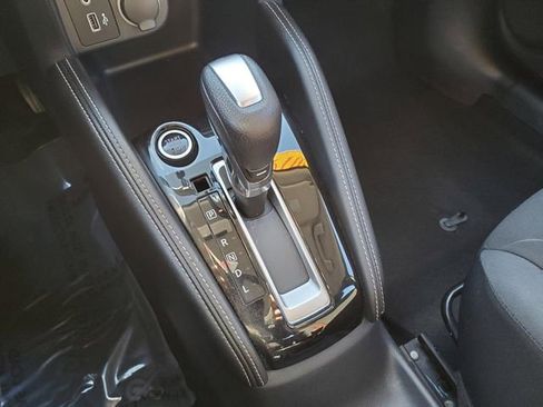 Used 2019 Nissan Kicks SR image 21