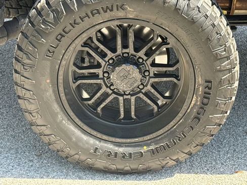 Used 2024 Ford F250 Lariat image 9