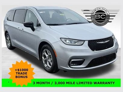 Used 2024 Chrysler Pacifica Limited
