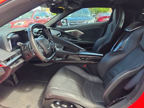 Used 2022 Chevrolet Corvette Stingray Preferred Cpe w/ Z51 Performance Package RWD image 2