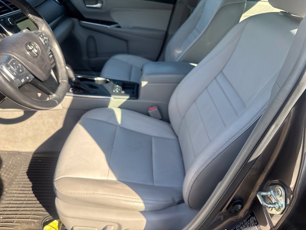 Used 2015 Toyota Camry XLE w/ Moonroof Package FWD image 23