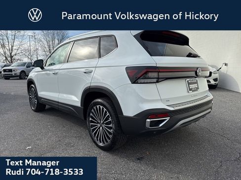 New 2026 Volkswagen Taos SE FWD image 6