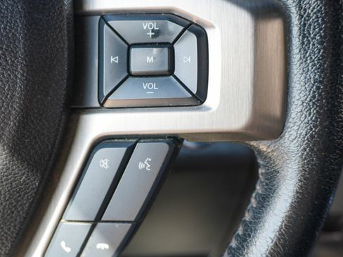 Used 2015 Ford F150 Platinum w/ Equipment Group 701A Luxury image 34