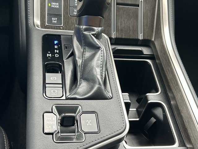 Used 2024 Lexus GX 550 w/ Accessory Package (Z1) AWD/4WD image 35