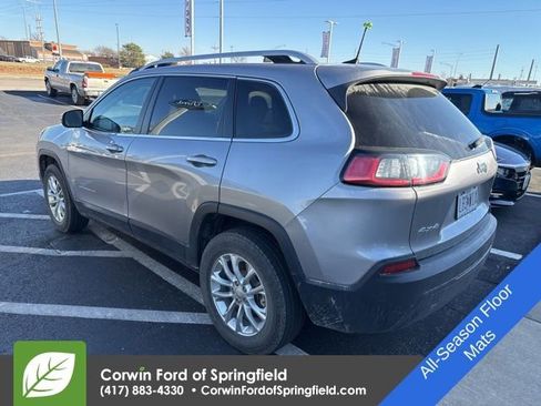 Used 2019 Jeep Cherokee Latitude w/ Cold Weather Group image 6