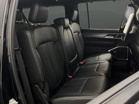 Used 2024 Jeep Wagoneer L Series II w/ Convenience Group I image 3