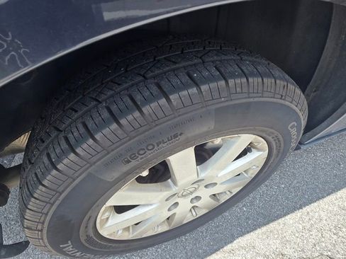 Used 2014 Chrysler Town & Country Touring FWD image 10