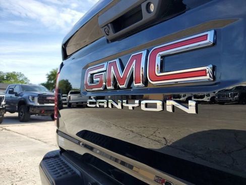 New 2026 GMC Canyon AT4 AWD/4WD image 7