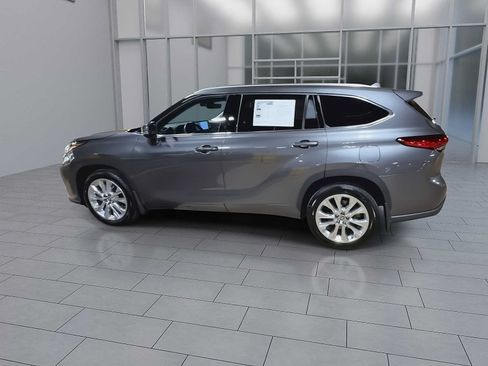 Used 2022 Toyota Highlander Limited AWD/4WD image 6