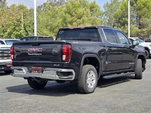 New 2026 GMC Sierra 1500 SLE image 4