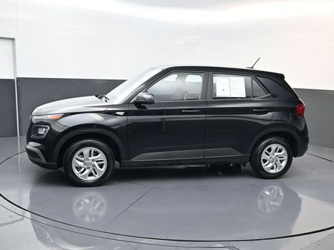 Used 2026 Hyundai Venue SE FWD image 7