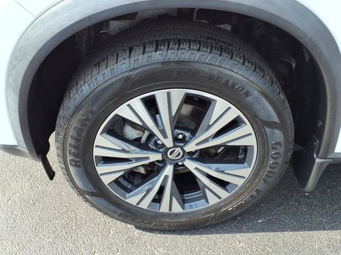 Certified 2021 Nissan Rogue SV image 13