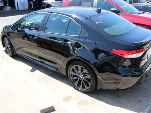 Used 2025 Toyota Corolla SE FWD image 7