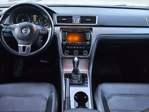 Used 2015 Volkswagen Passat 1.8T SE image 15