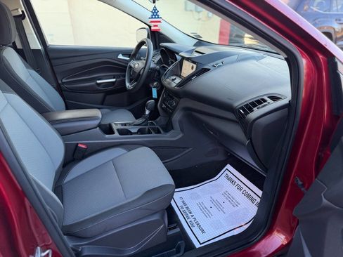 Used 2017 Ford Escape SE w/ Equipment Group 201A FWD image 25