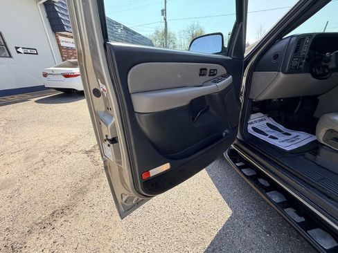 Used 2002 Chevrolet Tahoe LT AWD/4WD image 36