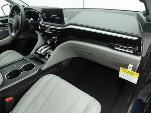 Used 2026 Acura MDX w/ Technology Package FWD image 17