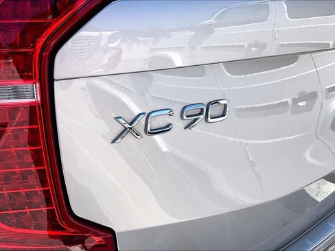 Used 2023 Volvo XC90 B6 Ultimate w/ Protection Package Premier AWD/4WD image 29