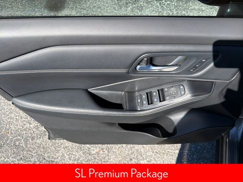 Certified 2025 Nissan Rogue SL w/ Tech Package image 17