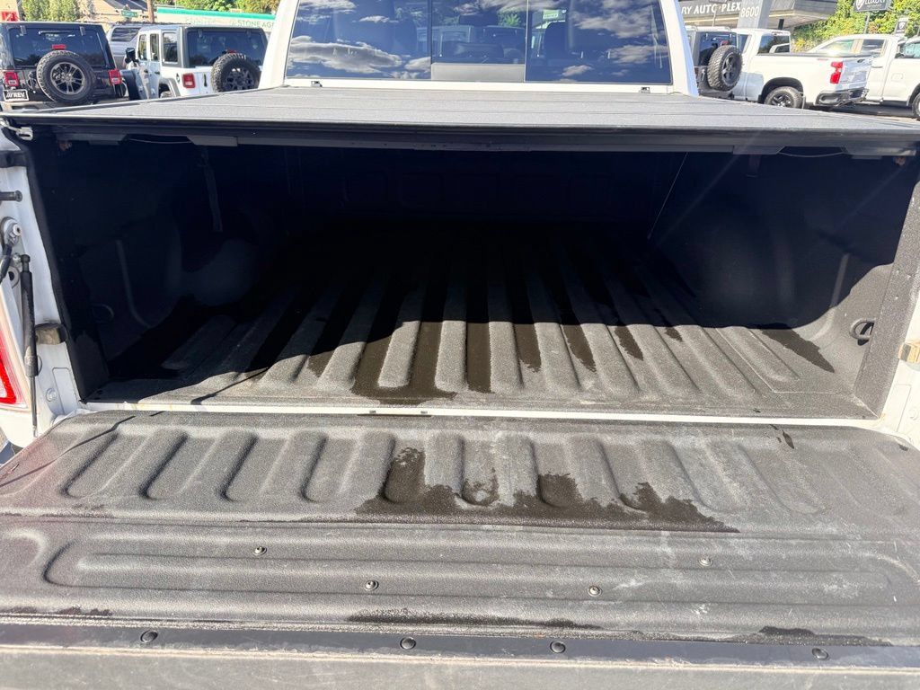 Used 2017 RAM 1500 Laramie AWD/4WD image 15