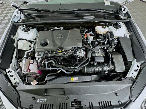 Used 2025 Toyota Camry SE FWD image 32