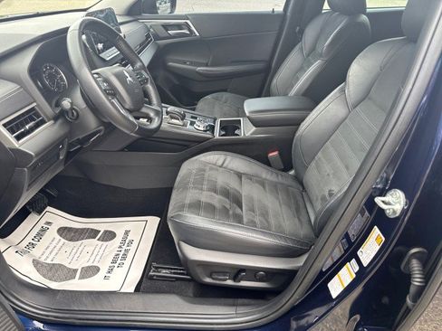 Used 2022 Mitsubishi Outlander SE image 6