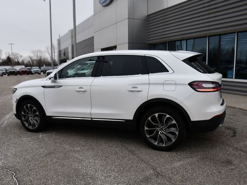 Used 2023 Lincoln Nautilus Reserve AWD/4WD image 2
