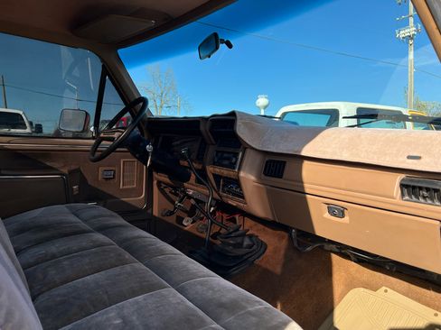 Used 1986 Ford F150 4x4 Regular Cab image 12