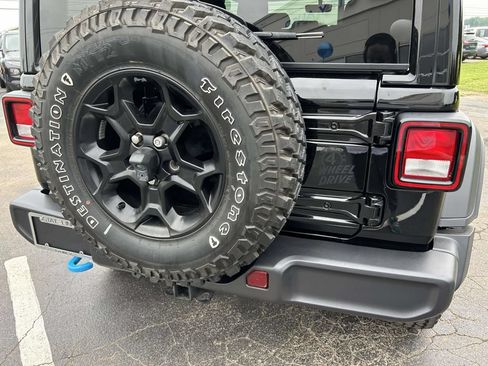 Used 2023 Jeep Wrangler Unlimited w/ Sun & Screen Package AWD/4WD image 13