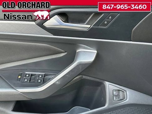 Used 2024 Volkswagen Jetta SE FWD image 8