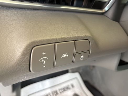 Used 2023 Hyundai Elantra SEL w/ Convenience Package image 12