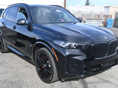 Used 2024 BMW X5 xDrive40i w/ M Sport Package AWD/4WD image 3