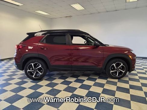 Used 2023 Chevrolet TrailBlazer RS w/ Sun and Liftgate Package image 9