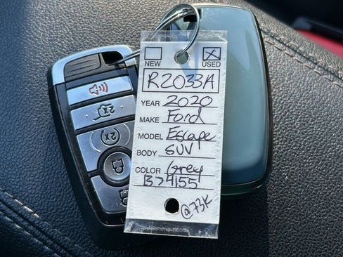 Used 2020 Ford Escape SE Sport image 39