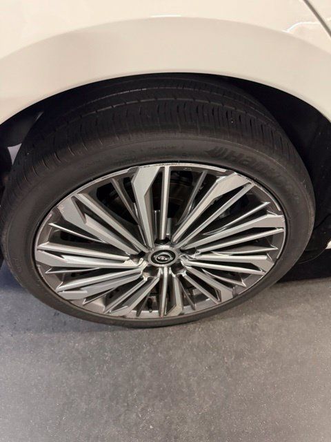 Used 2023 Nissan Altima 2.5 SL AWD/4WD image 9
