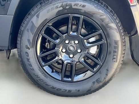 Used 2025 Land Rover Defender 110 S AWD/4WD image 6
