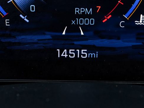 Used 2025 Chevrolet Tahoe Z71 w/ Z71 Off-Road Package image 21