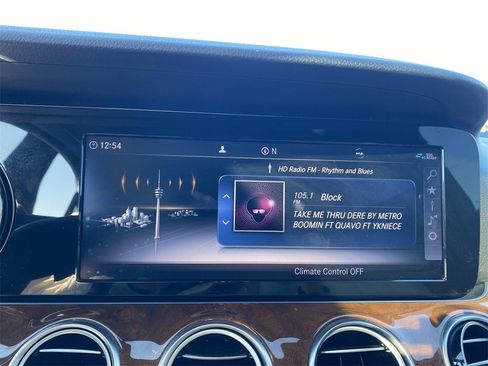 Certified 2019 Mercedes-Benz E 300 4MATIC image 20