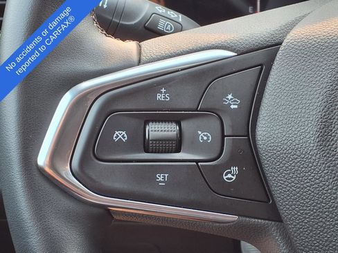 Used 2024 Chevrolet Trax LT w/ Sunroof Package FWD image 30